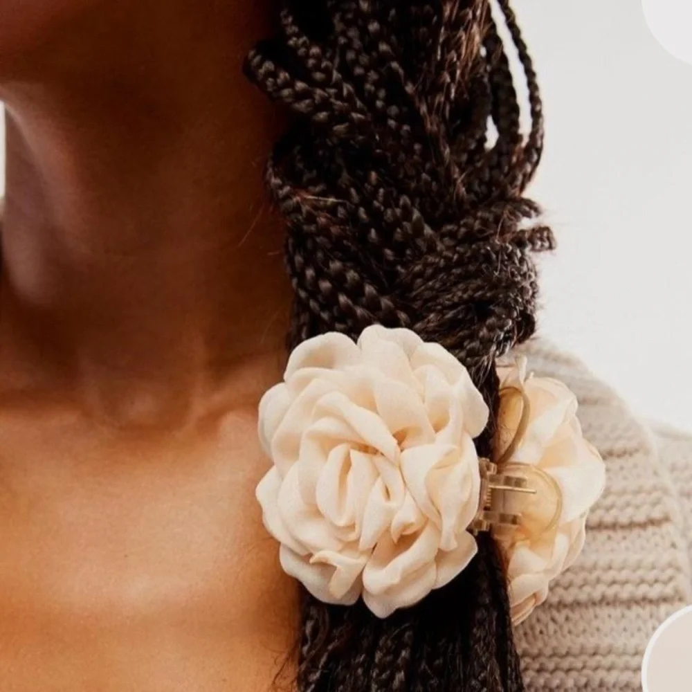Anthropologie Rosette Claw Clips NWT